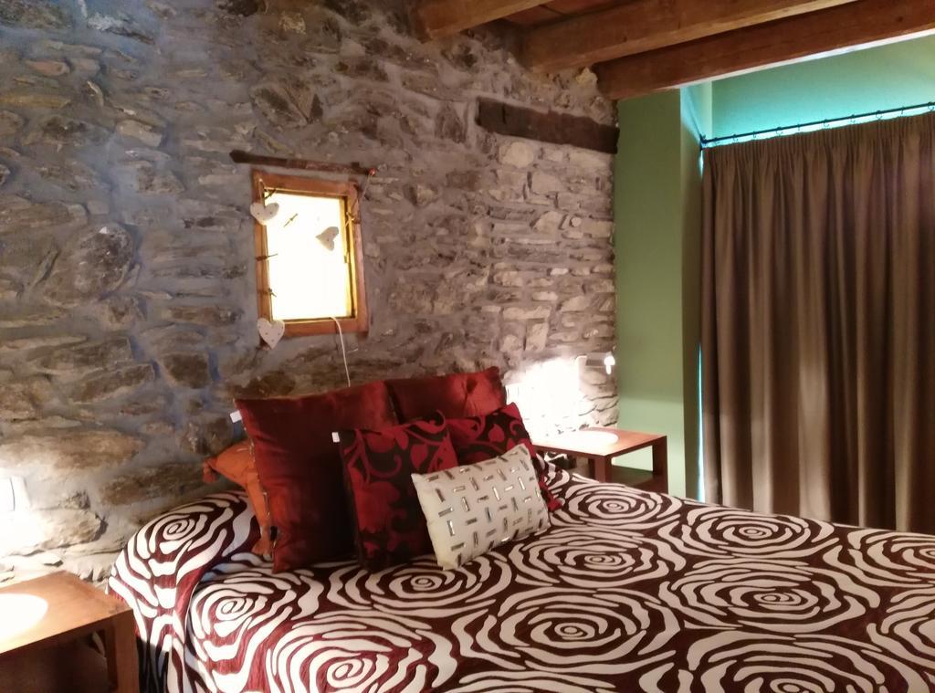 Masia D'En Valenti Anserall  Стая снимка